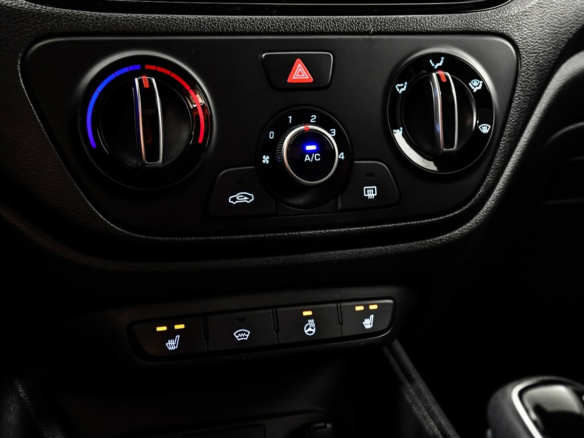 Hyundai Solaris II Рестайлинг, 2020 - Фото №12