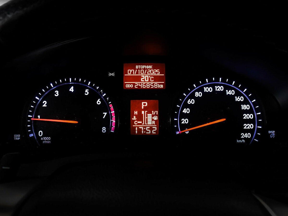 Toyota Avensis III Рестайлинг, 2012 - Фото №7