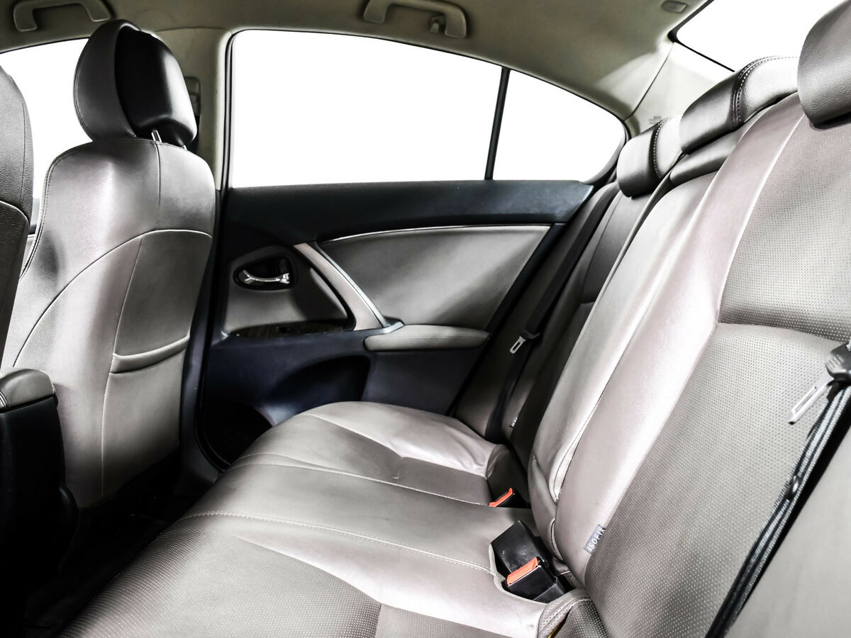 Toyota Avensis III Рестайлинг, 2012 - Фото №9