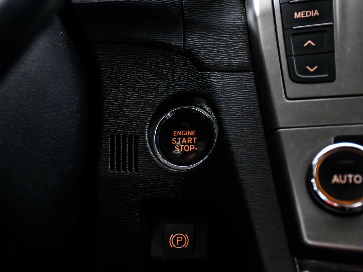 Toyota Avensis III Рестайлинг, 2012 - Фото №15