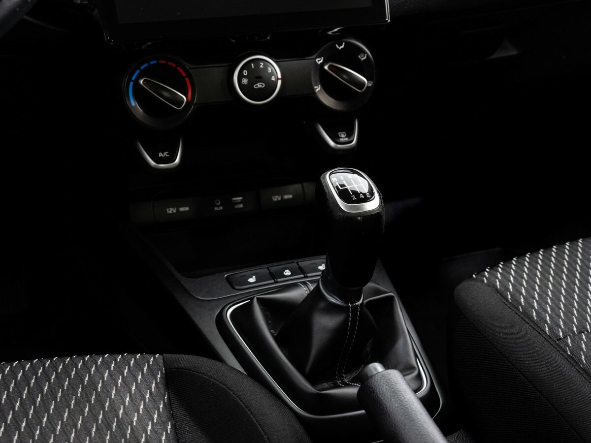 Kia Rio IV, 2017 - Фото №8