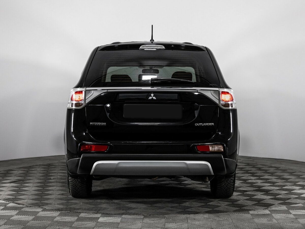 Mitsubishi Outlander III Рестайлинг, 2014 - Фото №4