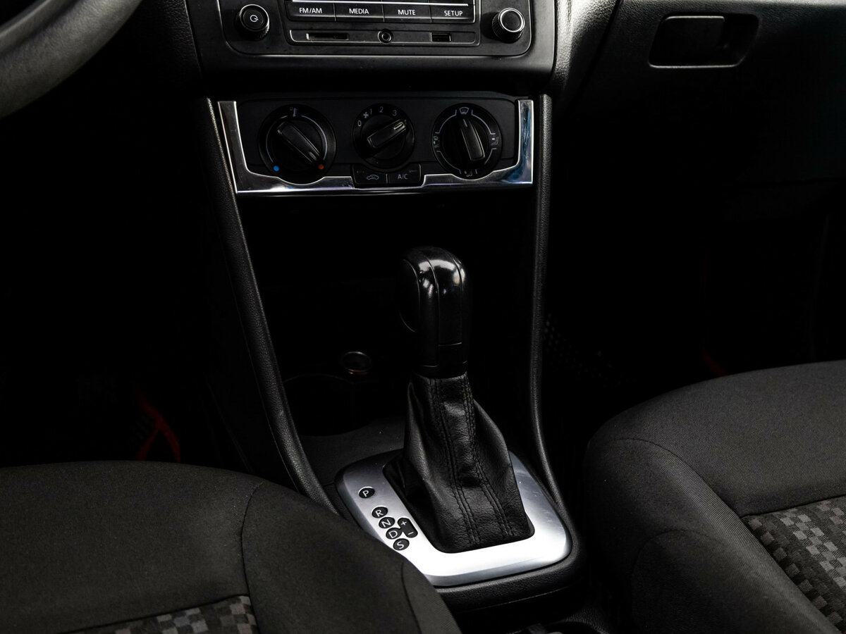 Volkswagen Polo V Рестайлинг, 2016 - Фото №9