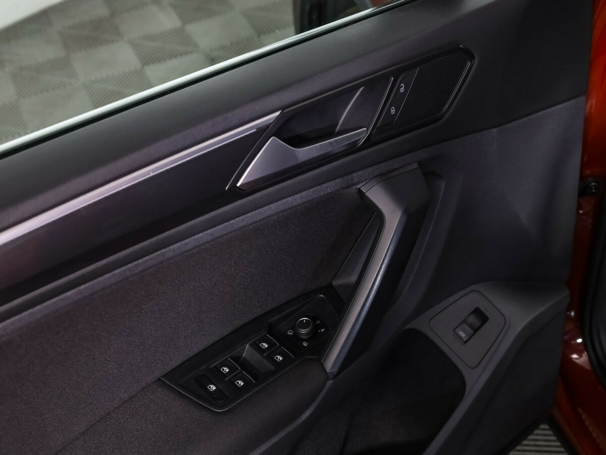 Volkswagen Tiguan II, 2017 - Фото №11