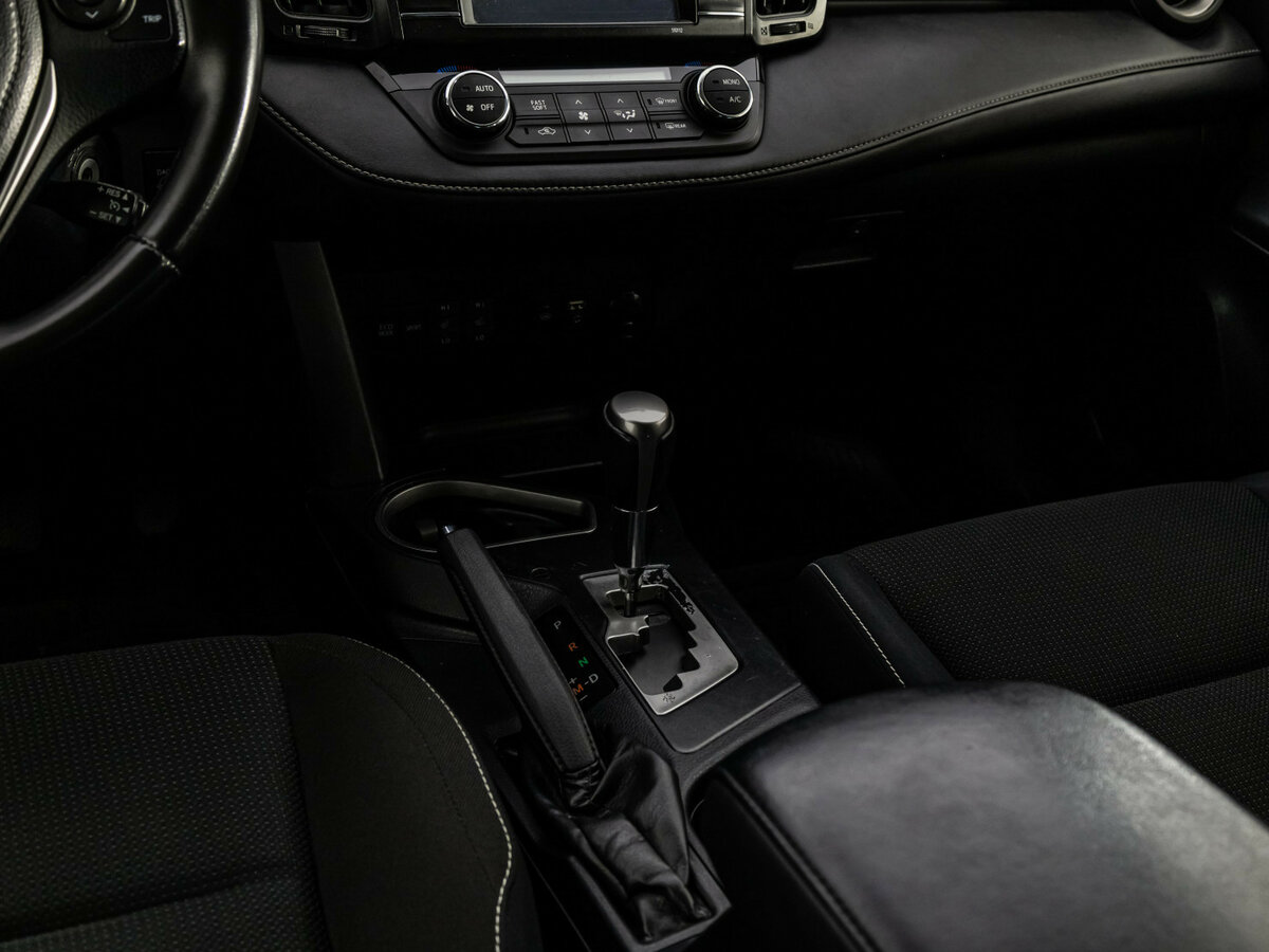 Toyota RAV4 IV (XA40) Рестайлинг, 2016 - Фото №8