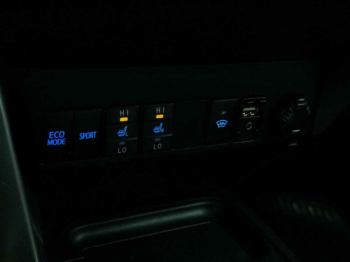 Toyota RAV4 IV (XA40) Рестайлинг, 2016 - Фото №10