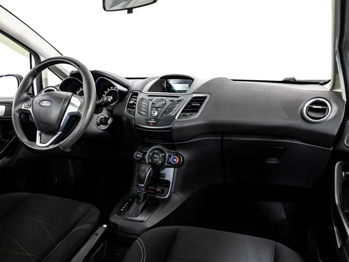 Ford Fiesta Mk6 Рестайлинг, 2016 - Фото №6