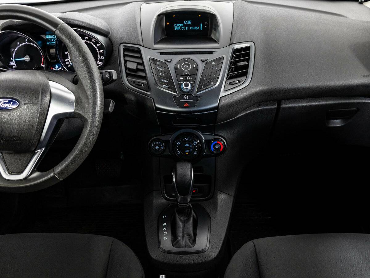 Ford Fiesta Mk6 Рестайлинг, 2016 - Фото №8