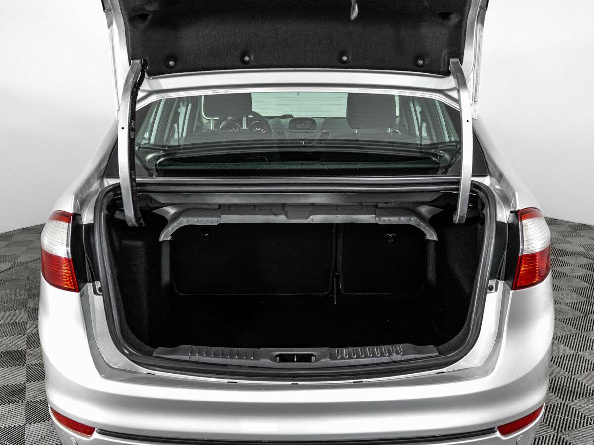 Ford Fiesta Mk6 Рестайлинг, 2016 - Фото №15