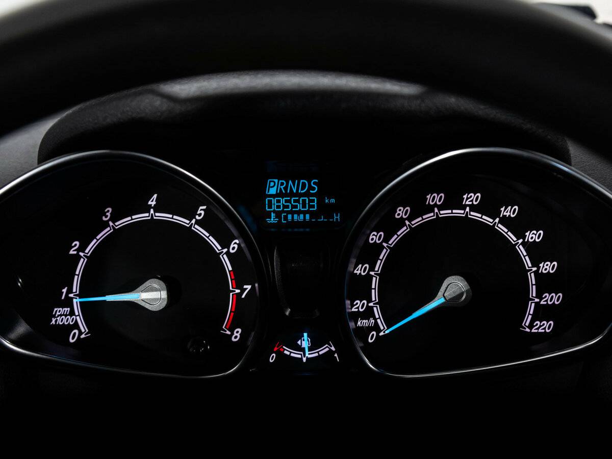 Ford Fiesta Mk6 Рестайлинг, 2016 - Фото №16