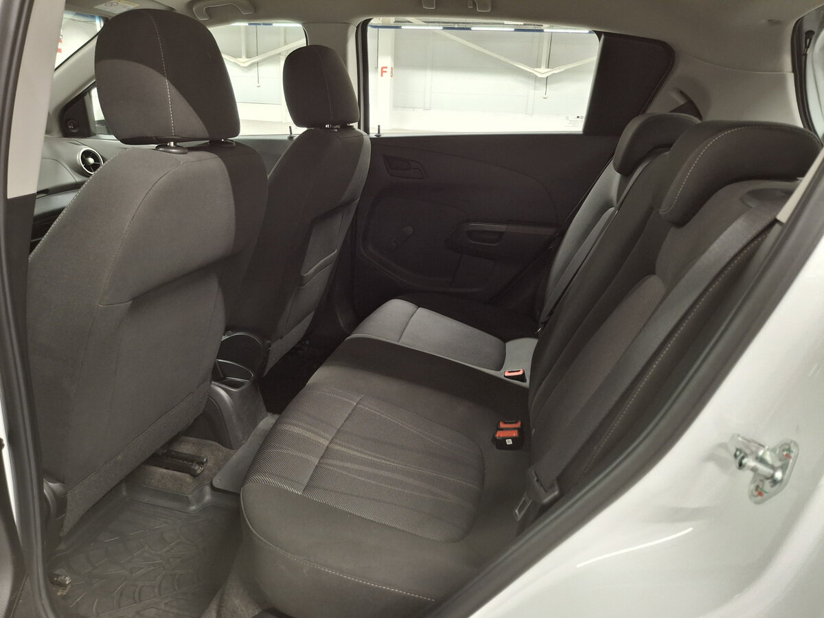 Chevrolet Aveo II, 2015 - Фото №10