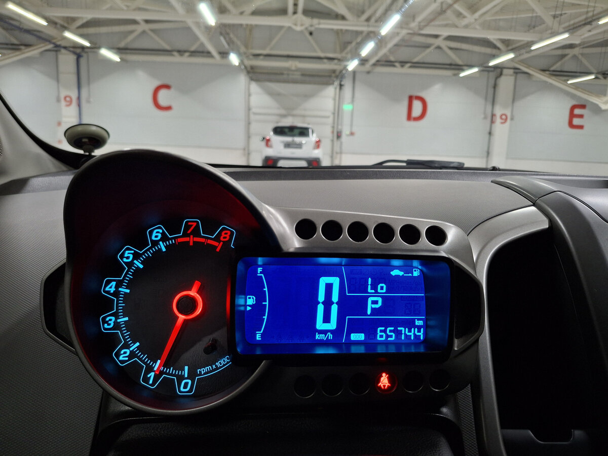 Chevrolet Aveo II, 2015 - Фото №11