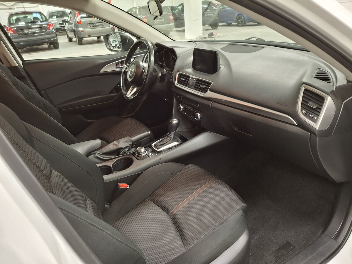 Mazda 3 III (BM) Рестайлинг, 2018 - Фото №10