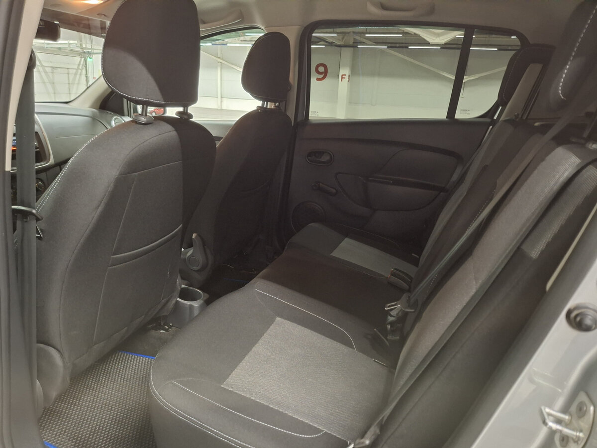 Renault Sandero Stepway II Рестайлинг, 2021 - Фото №11