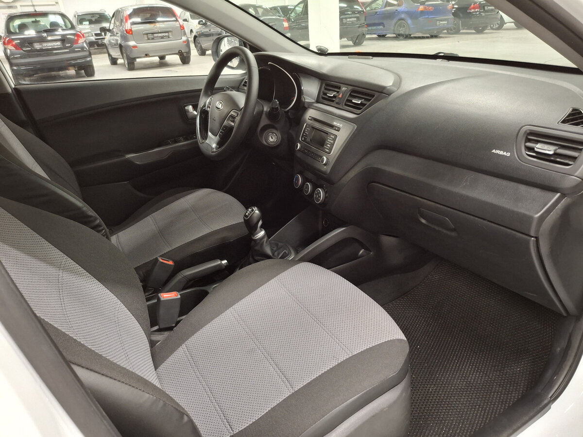 Kia Rio III Рестайлинг, 2015 - Фото №9