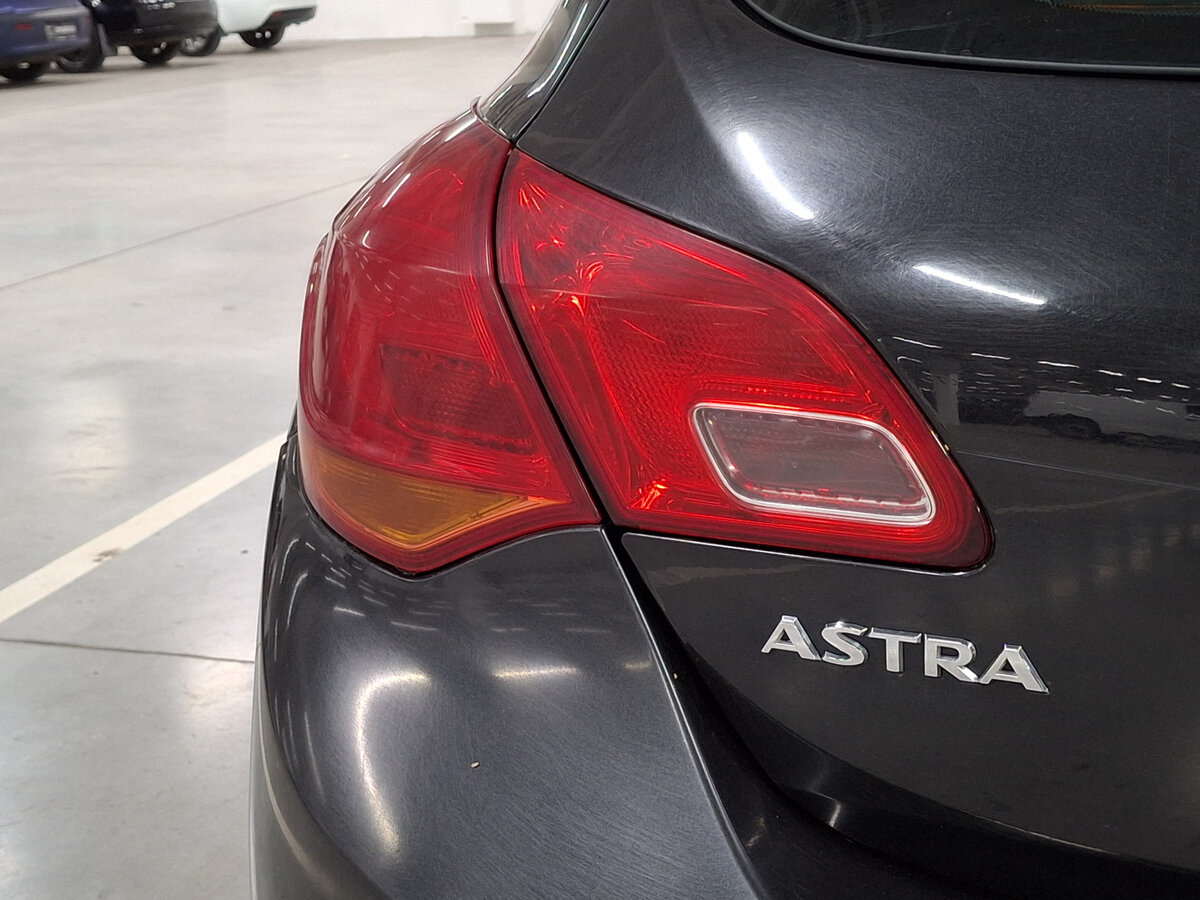 Opel Astra J Рестайлинг, 2013 - Фото №8