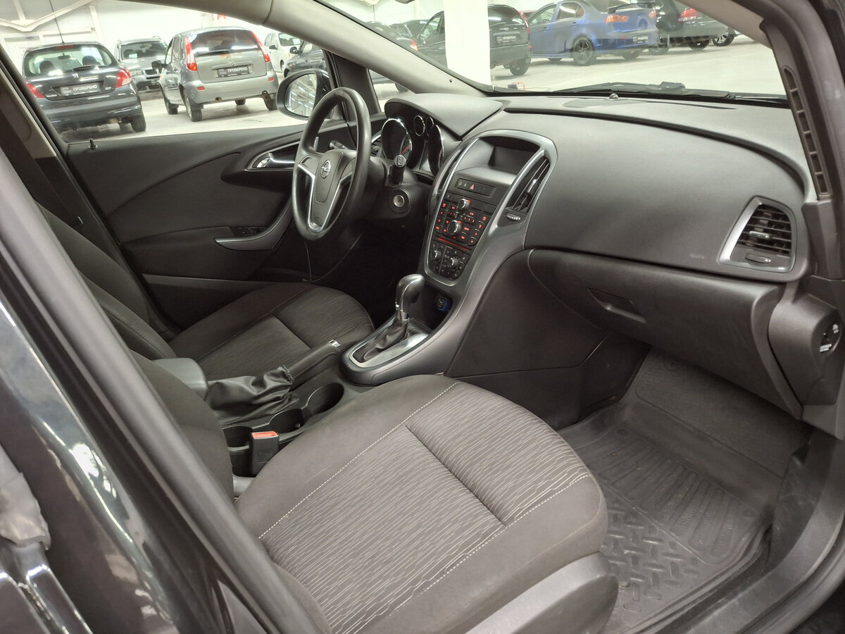 Opel Astra J Рестайлинг, 2013 - Фото №10