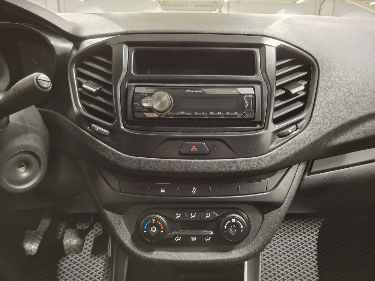 Lada (ВАЗ) Vesta I, 2019 - Фото №14