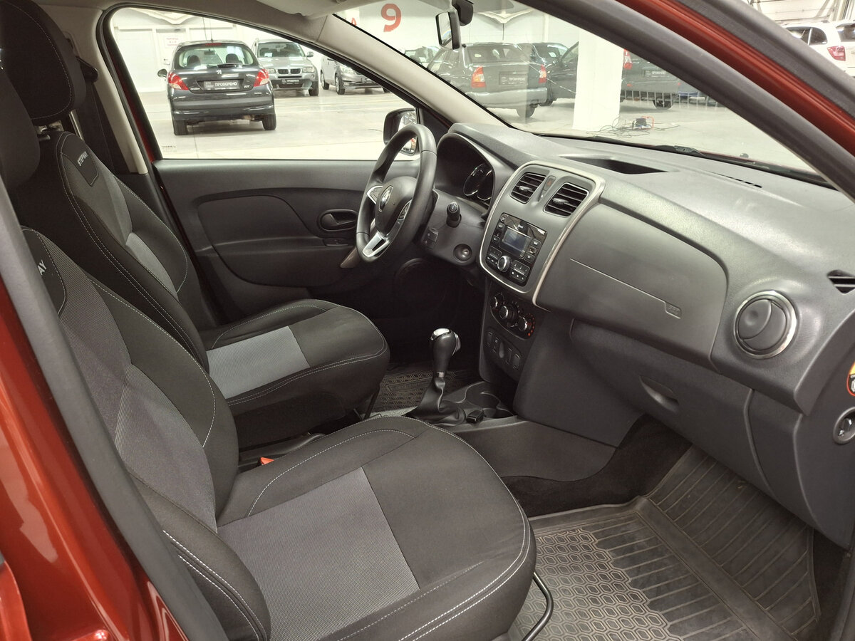 Renault Sandero Stepway II Рестайлинг, 2021 - Фото №10