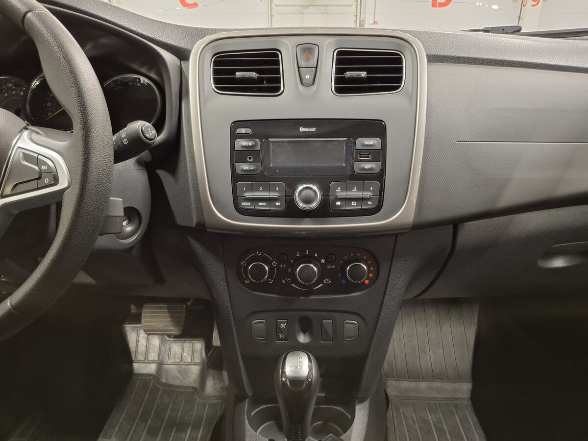 Renault Sandero Stepway II Рестайлинг, 2021 - Фото №14