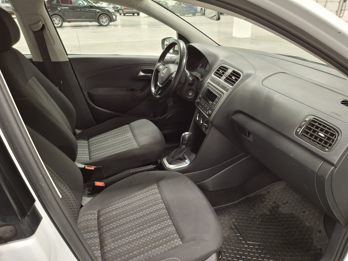 Volkswagen Polo V Рестайлинг, 2019 - Фото №9