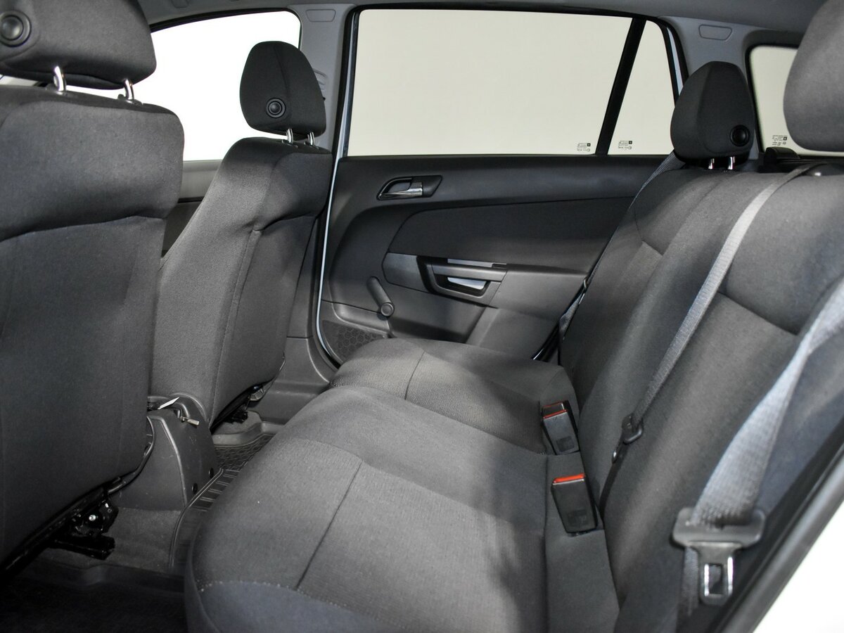 Opel Astra H Рестайлинг, 2013 - Фото №9