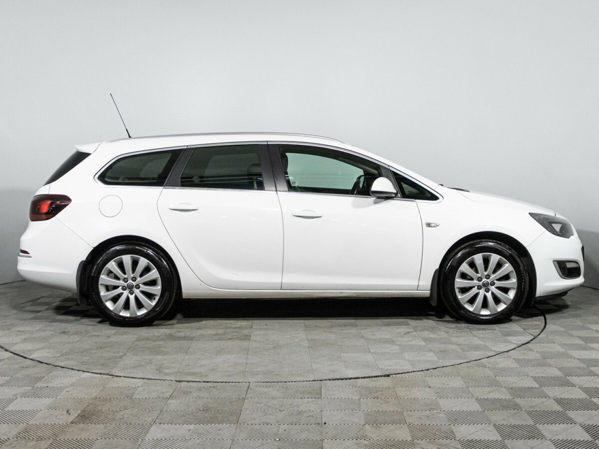 Opel Astra J Рестайлинг, 2014 - Фото №3