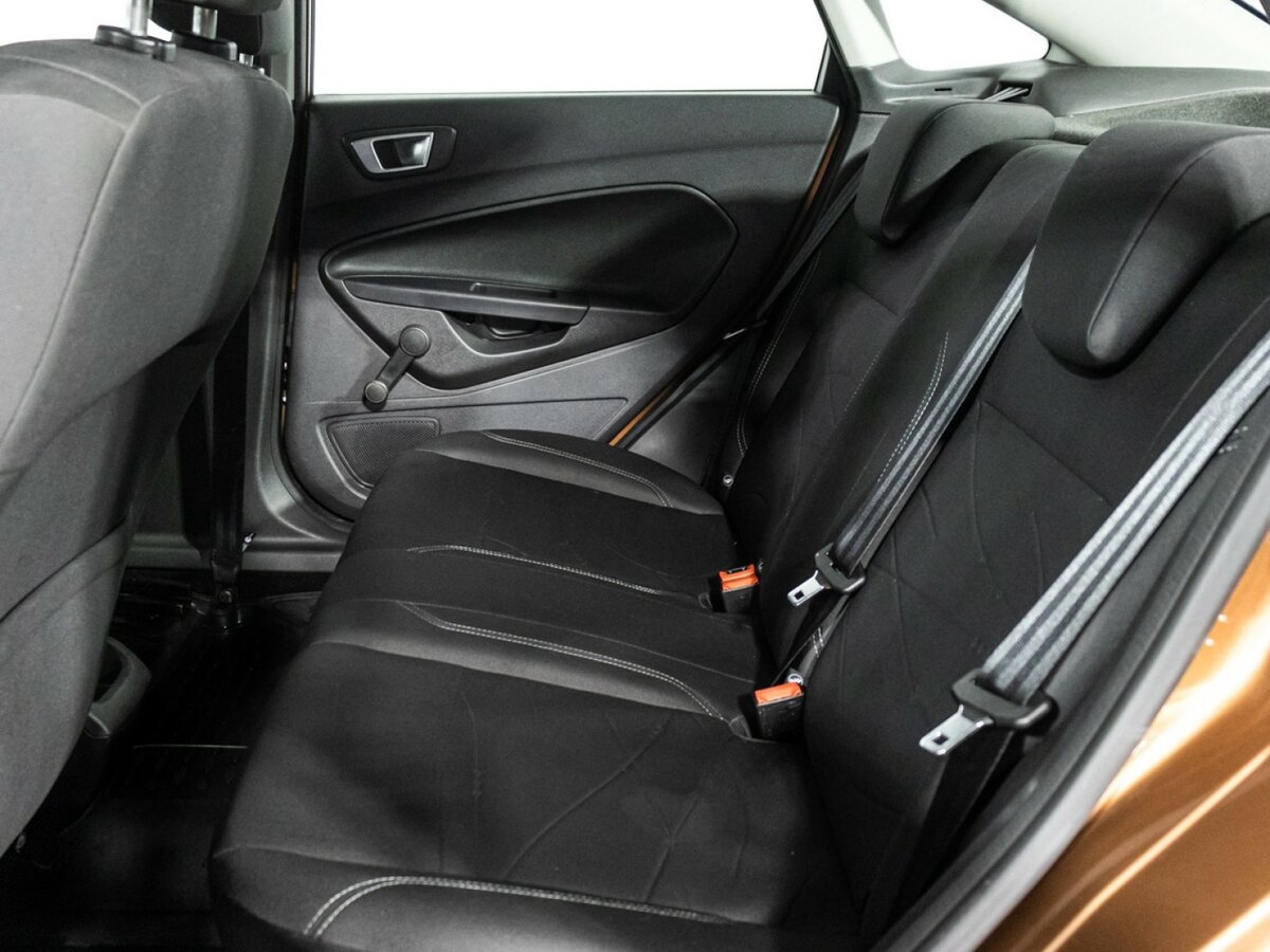 Ford Fiesta Mk6 Рестайлинг, 2016 - Фото №9