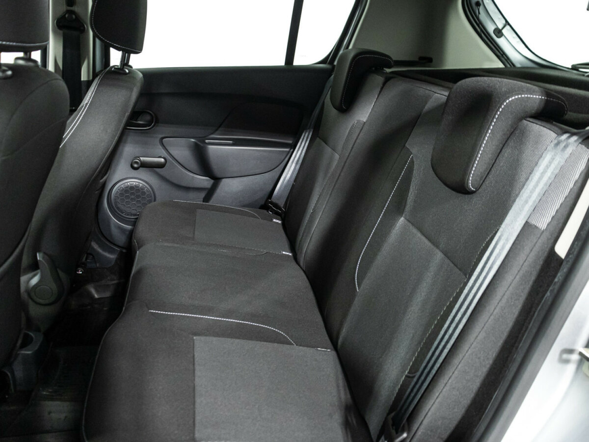 Renault Sandero Stepway II Рестайлинг, 2022 - Фото №9