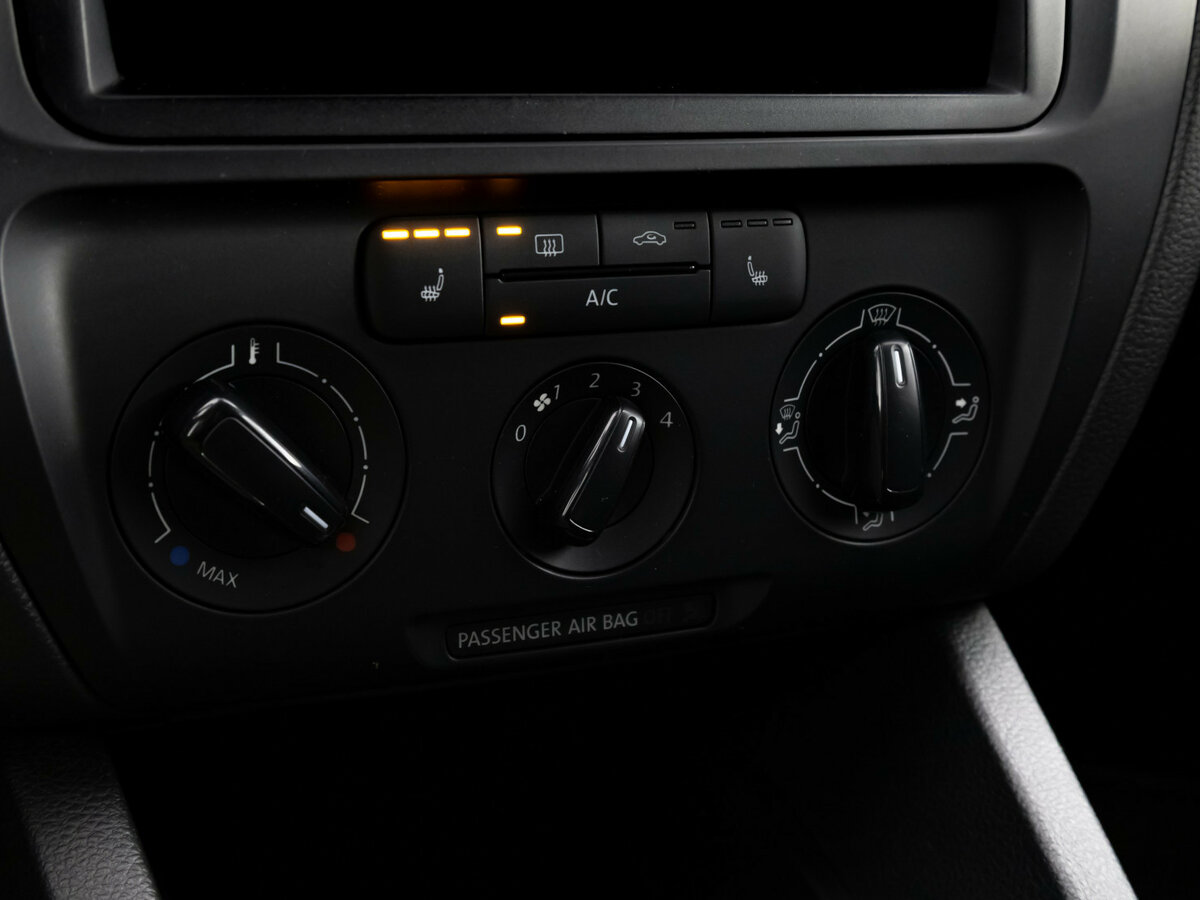 Volkswagen Jetta VI, 2013 - Фото №9