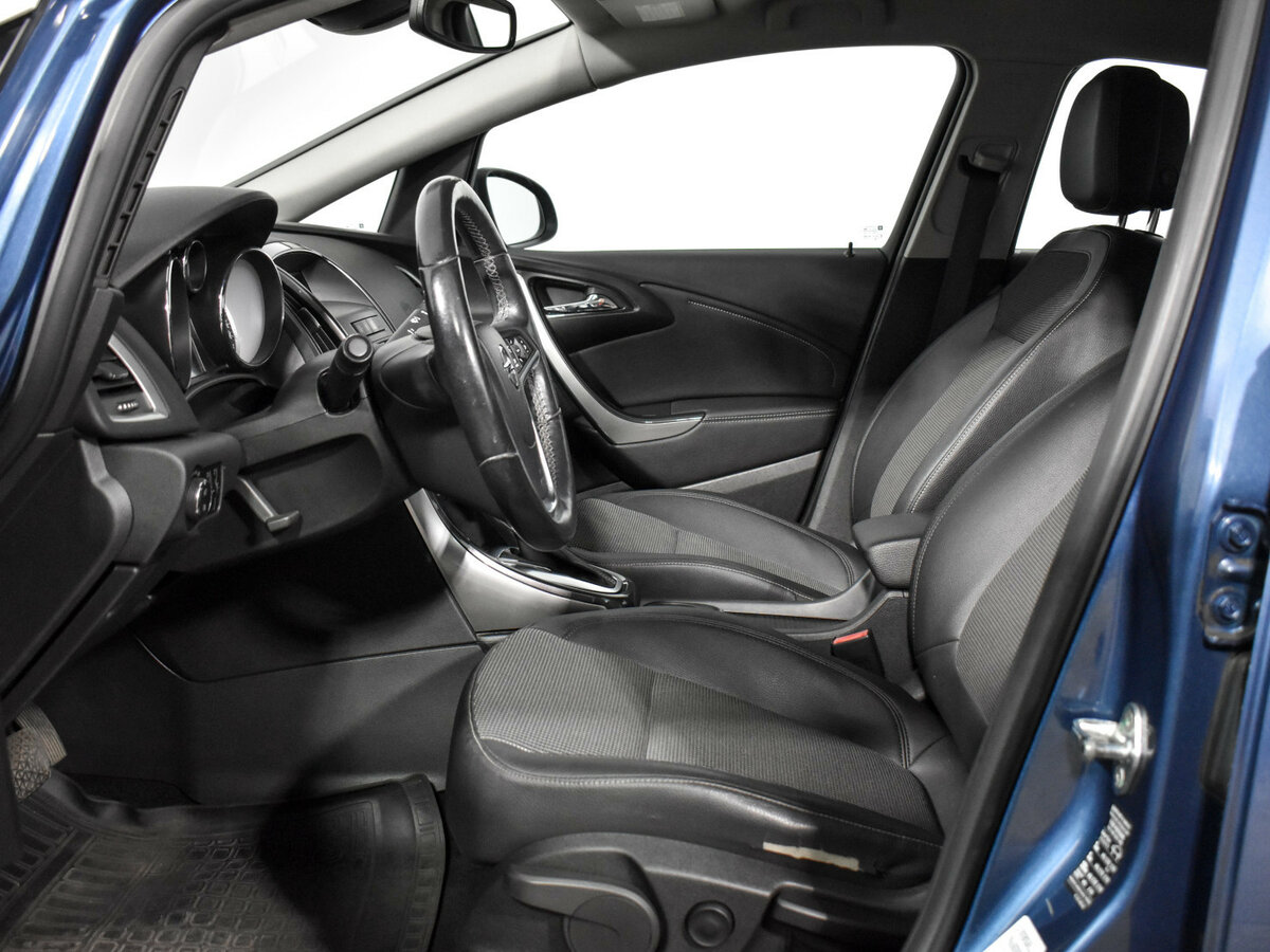 Opel Astra J Рестайлинг, 2013 - Фото №7