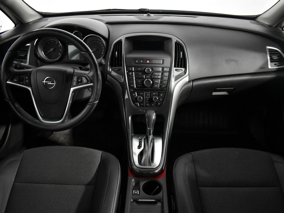 Opel Astra J Рестайлинг, 2013 - Фото №9