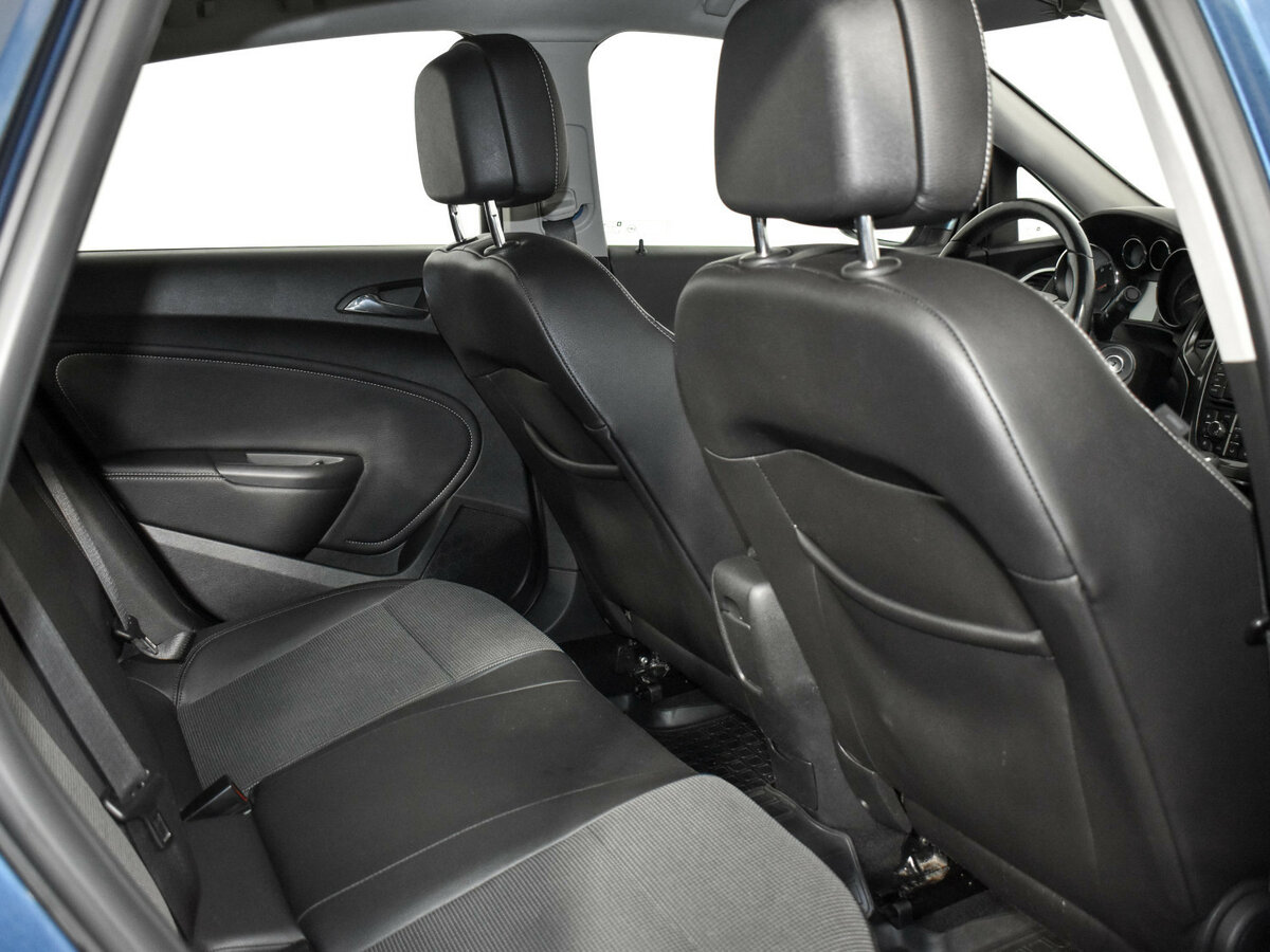 Opel Astra J Рестайлинг, 2013 - Фото №10