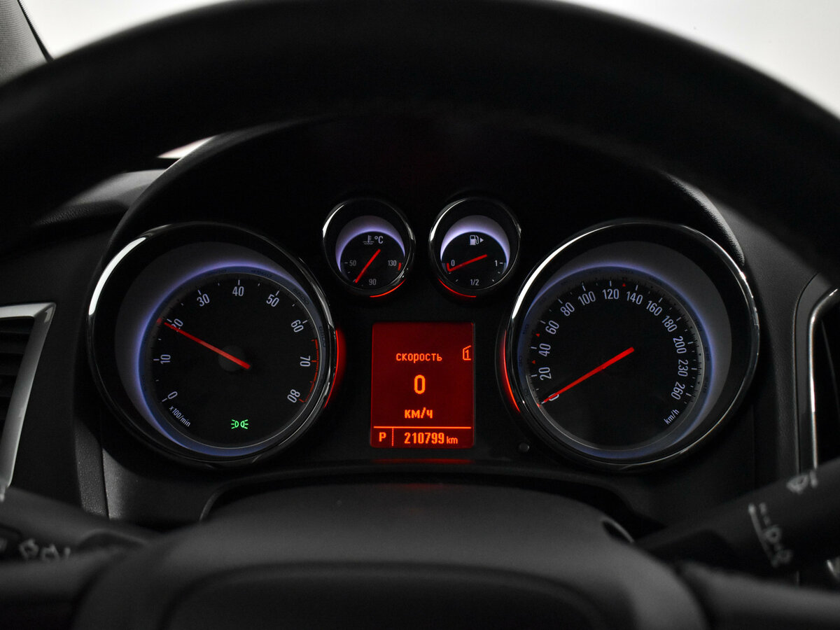 Opel Astra J Рестайлинг, 2013 - Фото №15