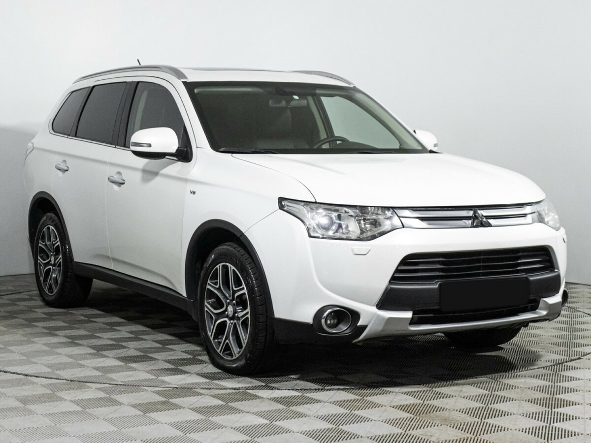 Mitsubishi Outlander III Рестайлинг, 2014 - Фото №2