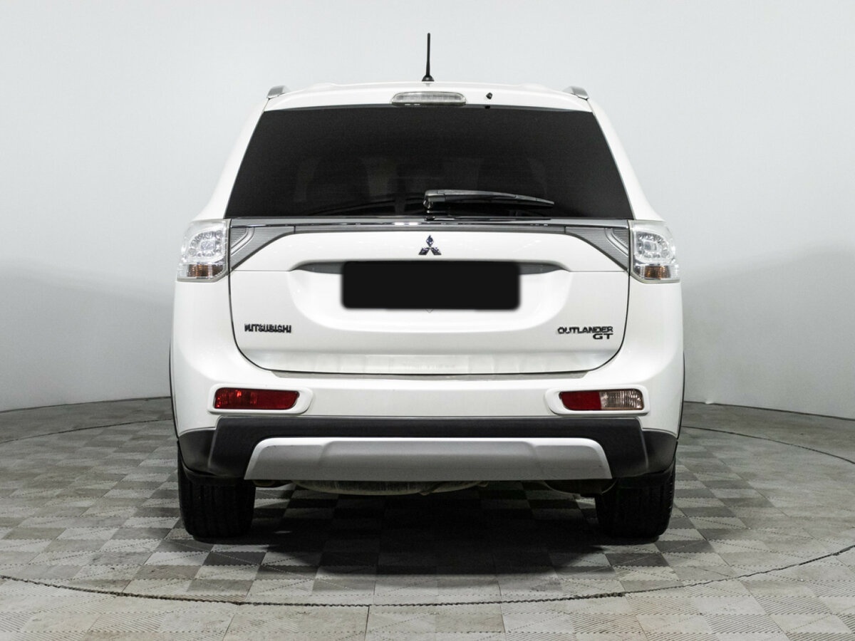 Mitsubishi Outlander III Рестайлинг, 2014 - Фото №5