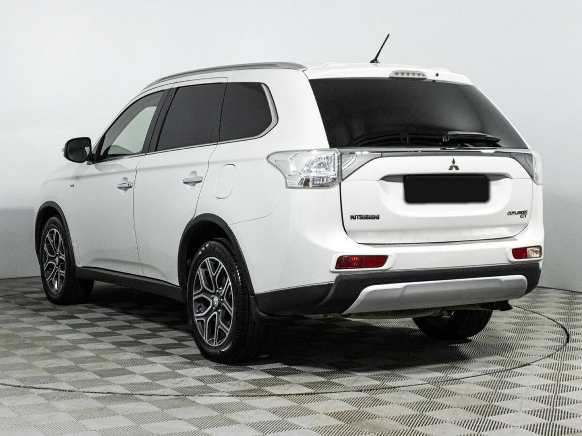 Mitsubishi Outlander III Рестайлинг, 2014 - Фото №6