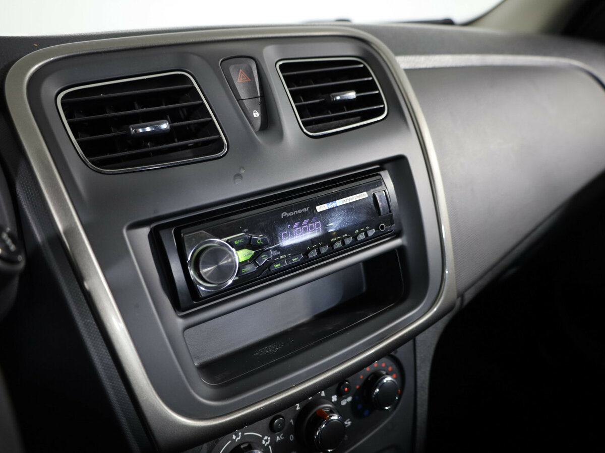 Renault Logan II, 2015 - Фото №17