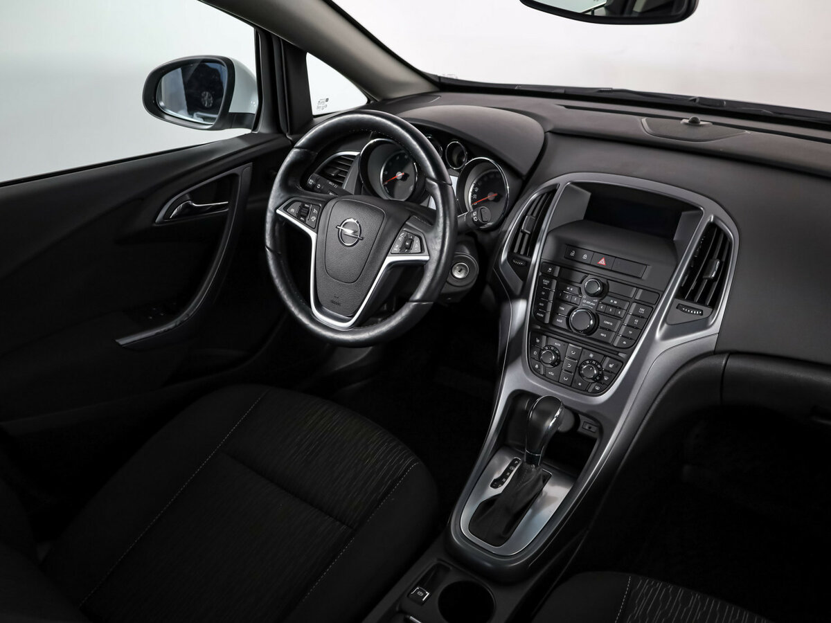 Opel Astra J Рестайлинг, 2014 - Фото №6