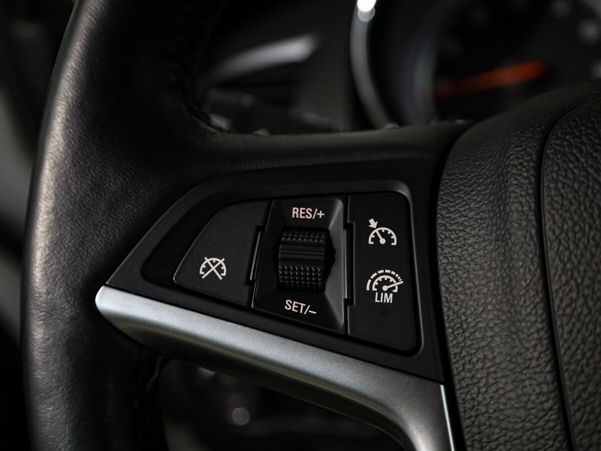 Opel Astra J Рестайлинг, 2014 - Фото №8