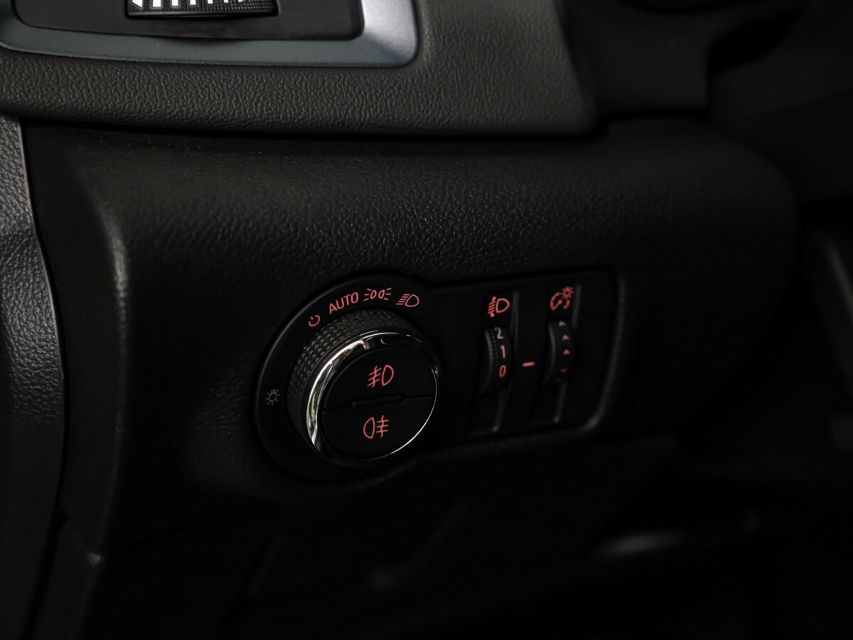 Opel Astra J Рестайлинг, 2014 - Фото №12