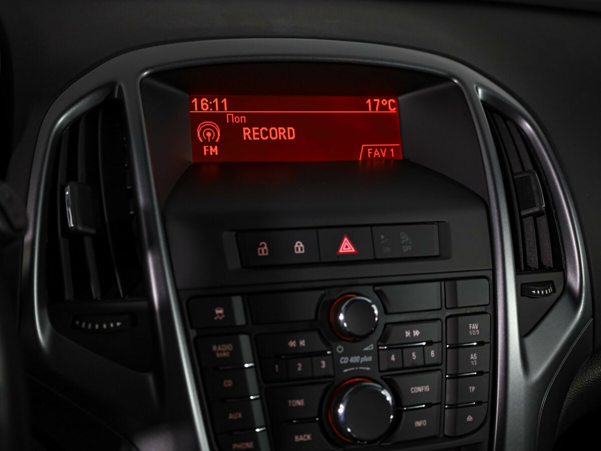 Opel Astra J Рестайлинг, 2014 - Фото №13