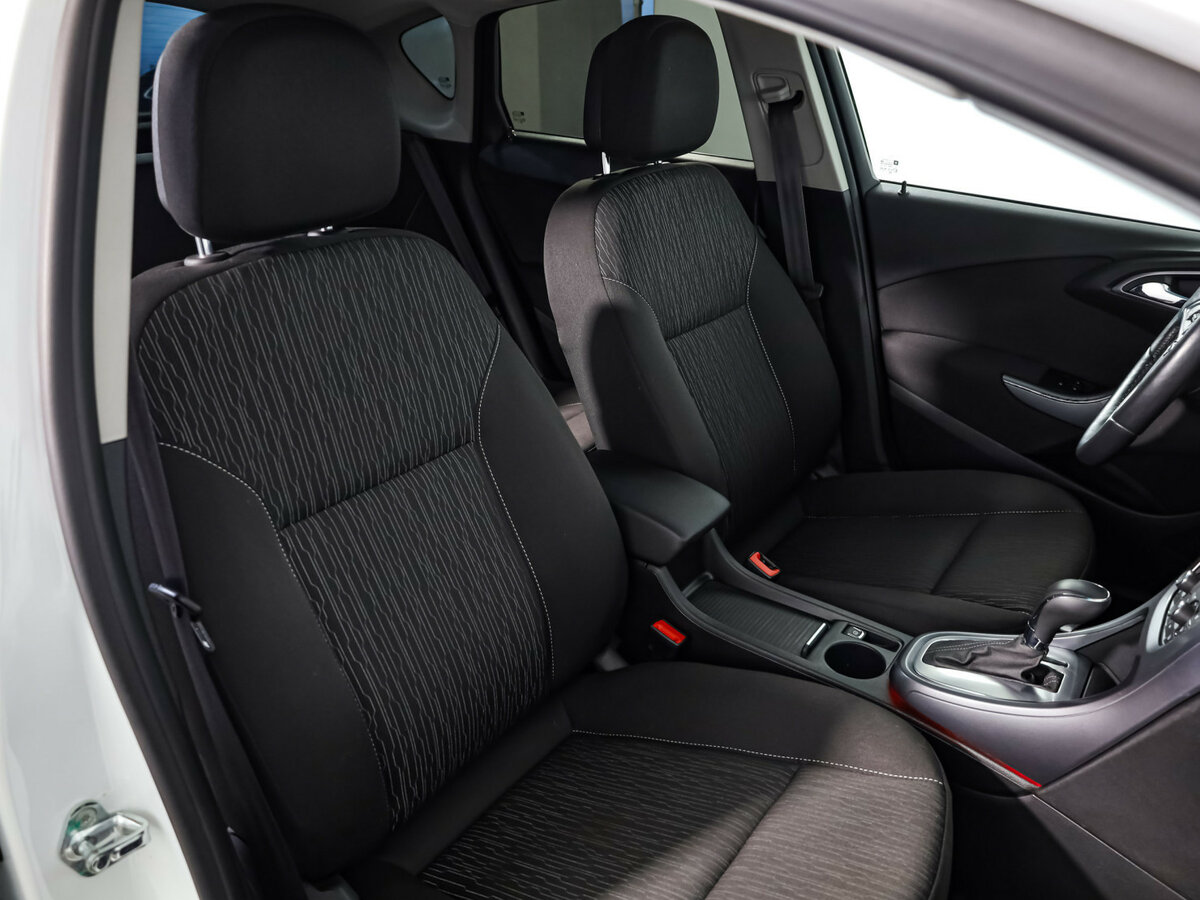 Opel Astra J Рестайлинг, 2014 - Фото №16