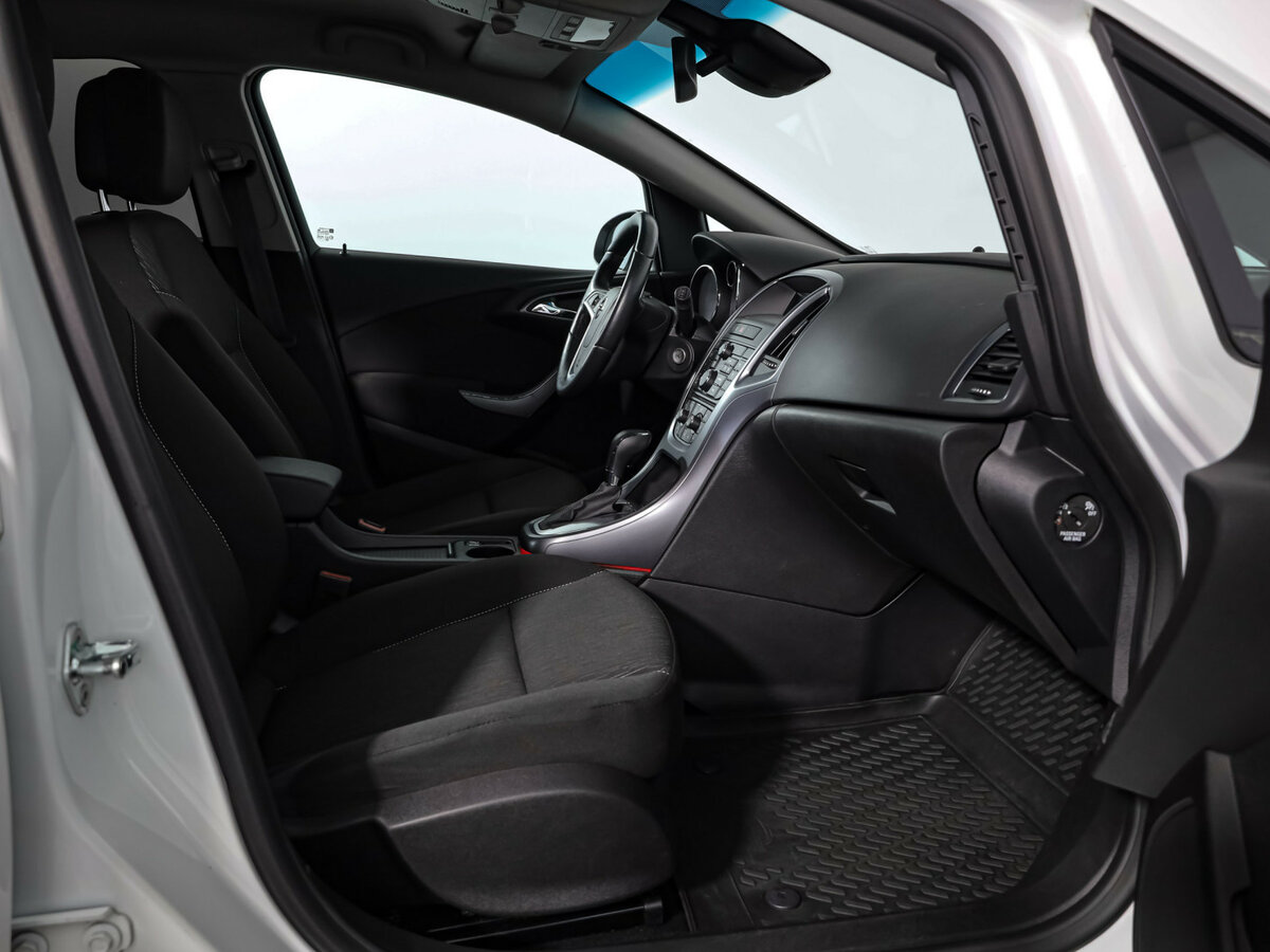 Opel Astra J Рестайлинг, 2014 - Фото №17