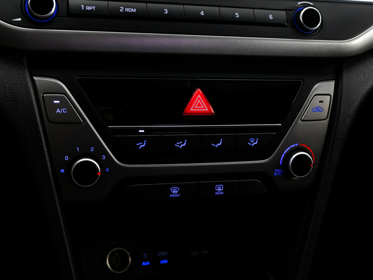 Hyundai Elantra VI (AD), 2016 - Фото №10