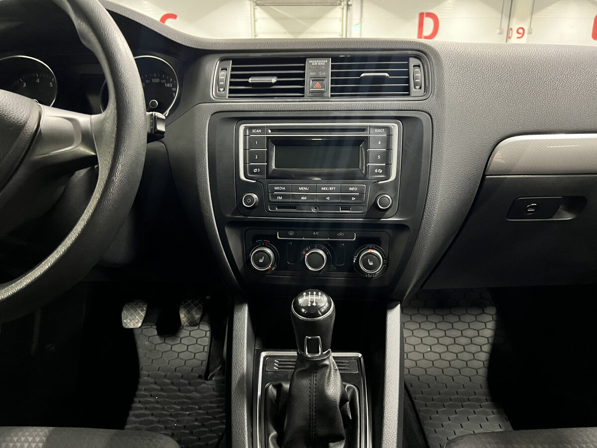 Volkswagen Jetta VI Рестайлинг, 2016 - Фото №14