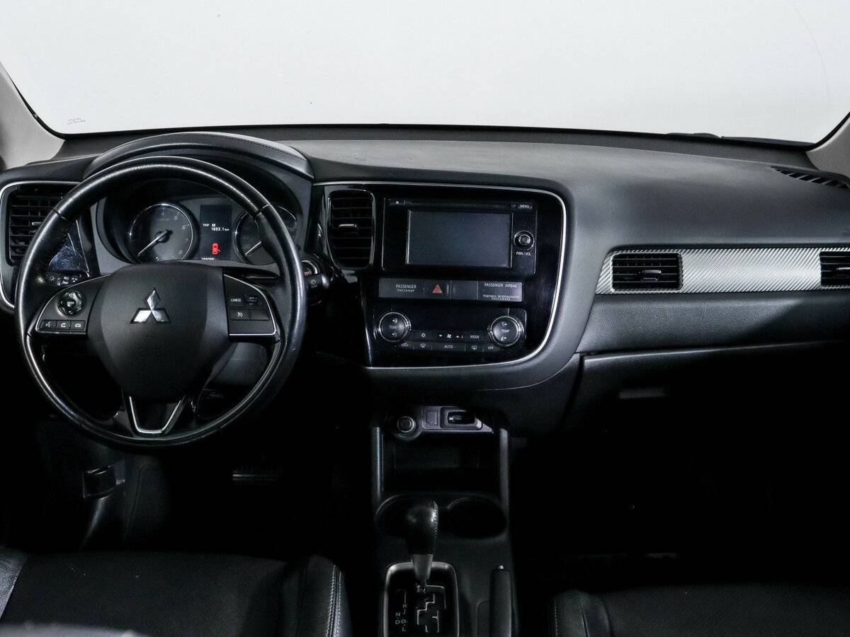 Mitsubishi Outlander III Рестайлинг 2, 2015 - Фото №11