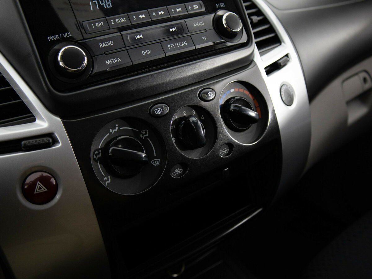 Mitsubishi Pajero Sport II Рестайлинг, 2014 - Фото №12