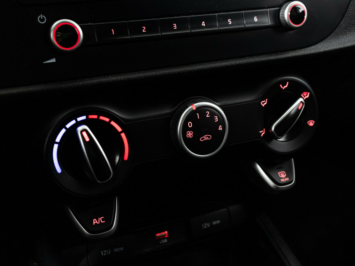 Kia Rio IV Рестайлинг, 2021 - Фото №17