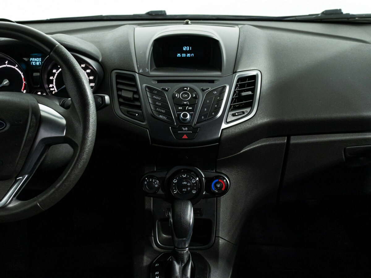 Ford Fiesta Mk6 Рестайлинг, 2015 - Фото №13